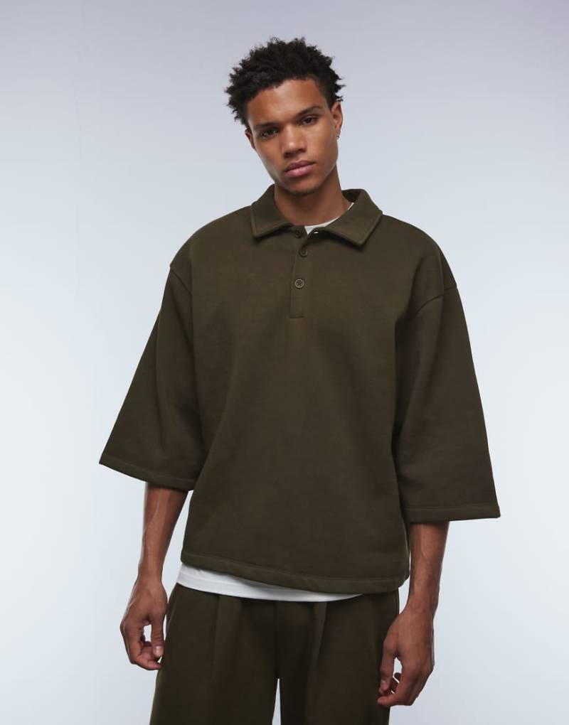 ASOS DESIGN - Locker geschnittenes Polohemd in Khaki-Grün von ASOS DESIGN