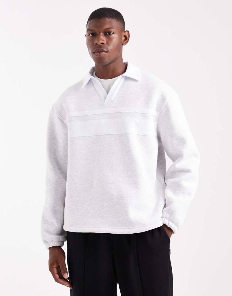 ASOS DESIGN - Oversize-Polohemd in grau meliert mit kontrastierendem Kragen von ASOS DESIGN