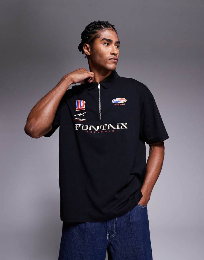 ASOS DESIGN - Oversize-Poloshirt in Schwarz mit Sportgrafik von ASOS DESIGN