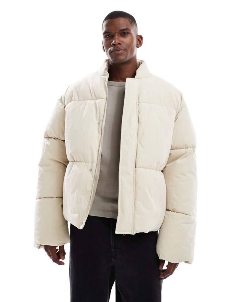 ASOS DESIGN - Oversize-Pufferjacke in Ecru-Weiß von ASOS DESIGN