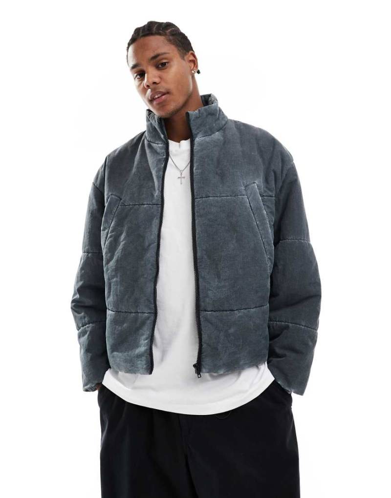 ASOS DESIGN - Oversize-Pufferjacke in grauer Waschung von ASOS DESIGN