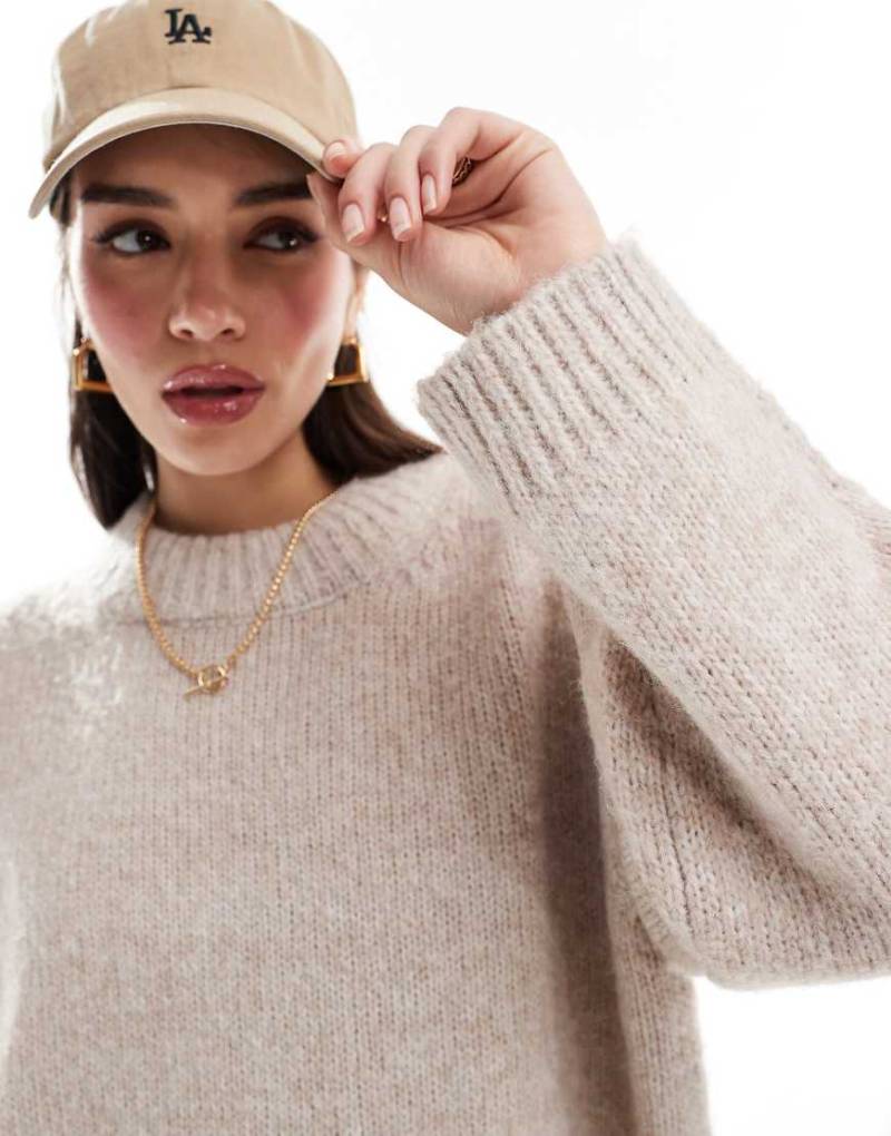 ASOS DESIGN - Oversize-Pullover in Neutral mit Rundhalsausschnitt-Bunt von ASOS DESIGN