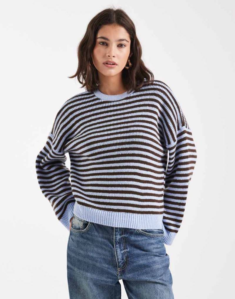 ASOS DESIGN - Oversize-Pullover in blau und schokobraun gestreift von ASOS DESIGN