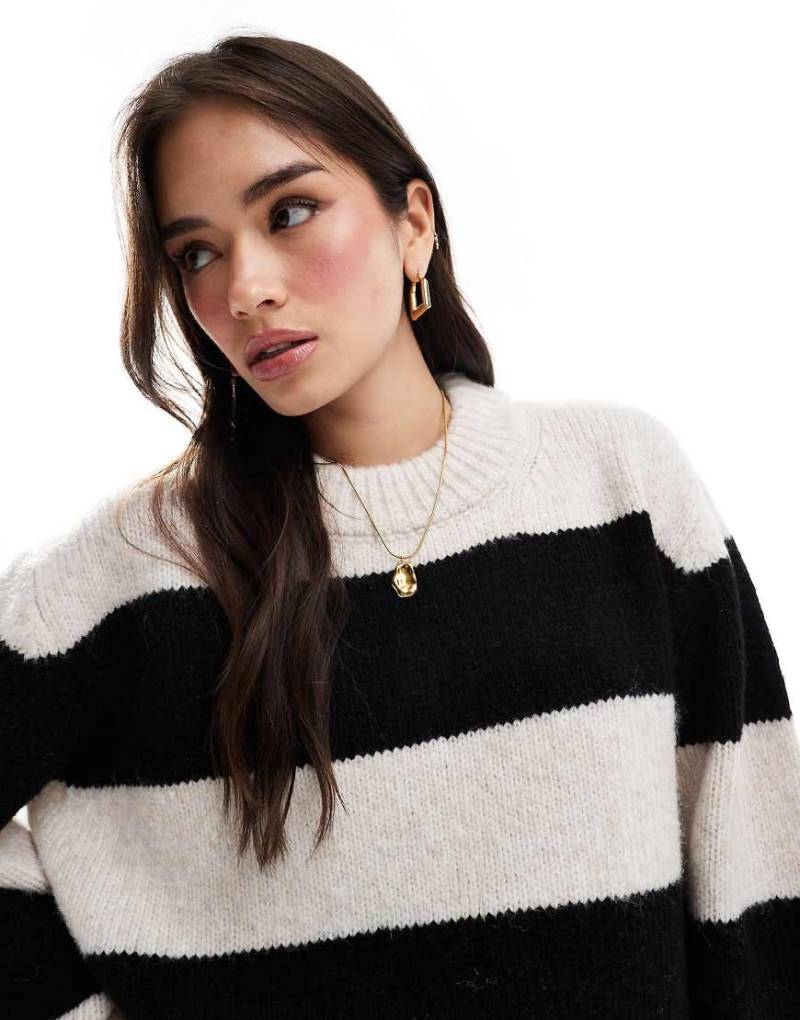 ASOS DESIGN - Oversize-Pullover mit Rundhalsausschnitt und Streifenmuster-Bunt von ASOS DESIGN