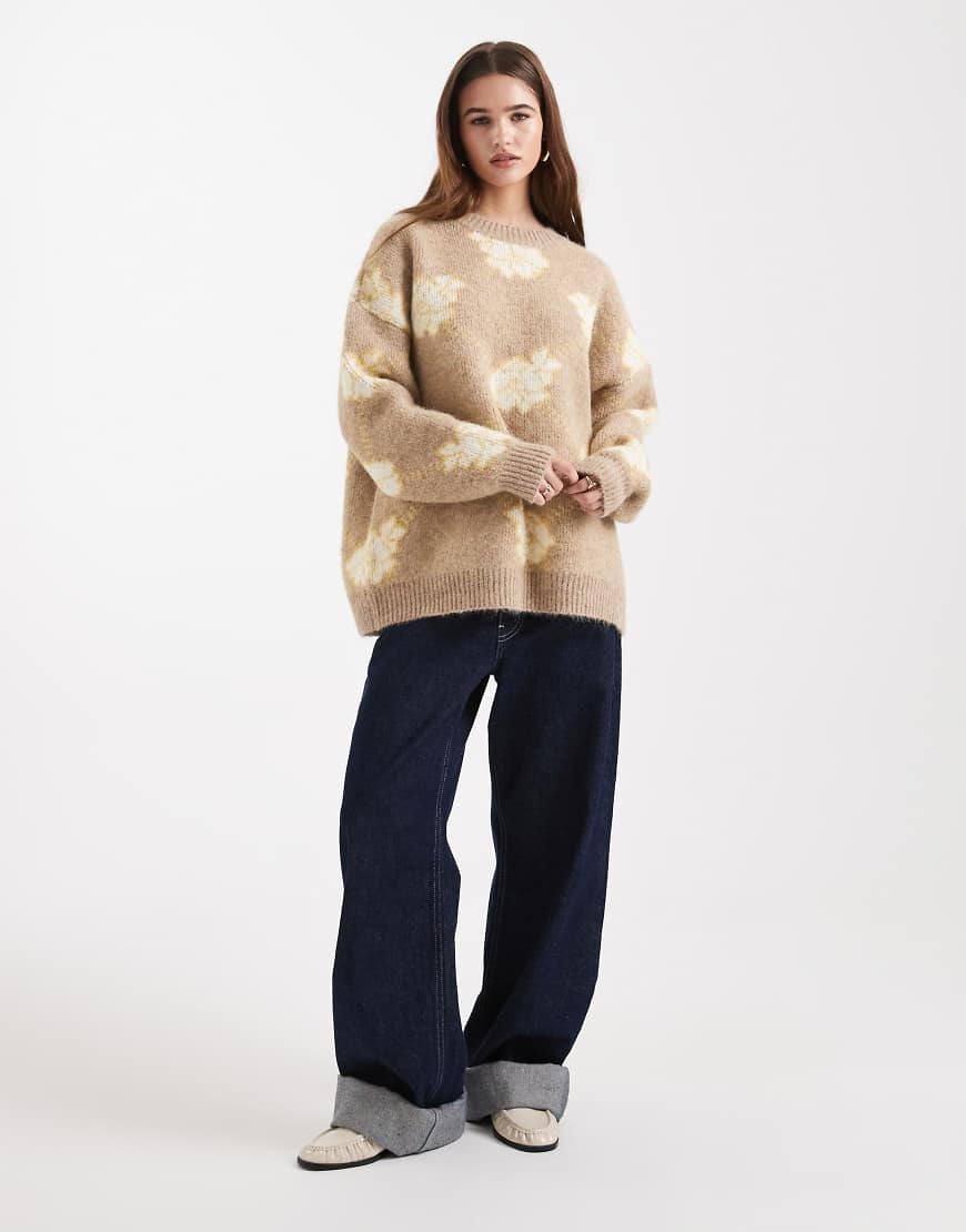 ASOS DESIGN - Oversize-Pullover mit gelbem Blumenmuster von ASOS DESIGN