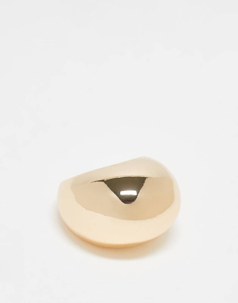 ASOS DESIGN - Oversize-Ring mit Blasen-Design in Goldoptik-Goldfarben von ASOS DESIGN