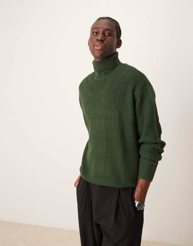 ASOS DESIGN - Oversize-Rollkragenpullover aus Rippstrick in Dunkelgrün im Fischerstil von ASOS DESIGN