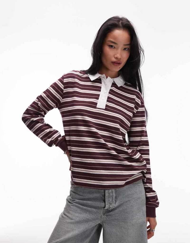 ASOS DESIGN - Oversize-Rugby-Shirt mit strukturierten burgunderroten Streifen von ASOS DESIGN