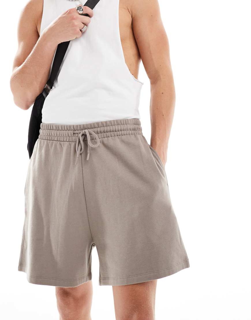 ASOS DESIGN - Oversize-Shorts in Braun ASOS DESIGN - Oversize-Shorts in Braun von ASOS DESIGN