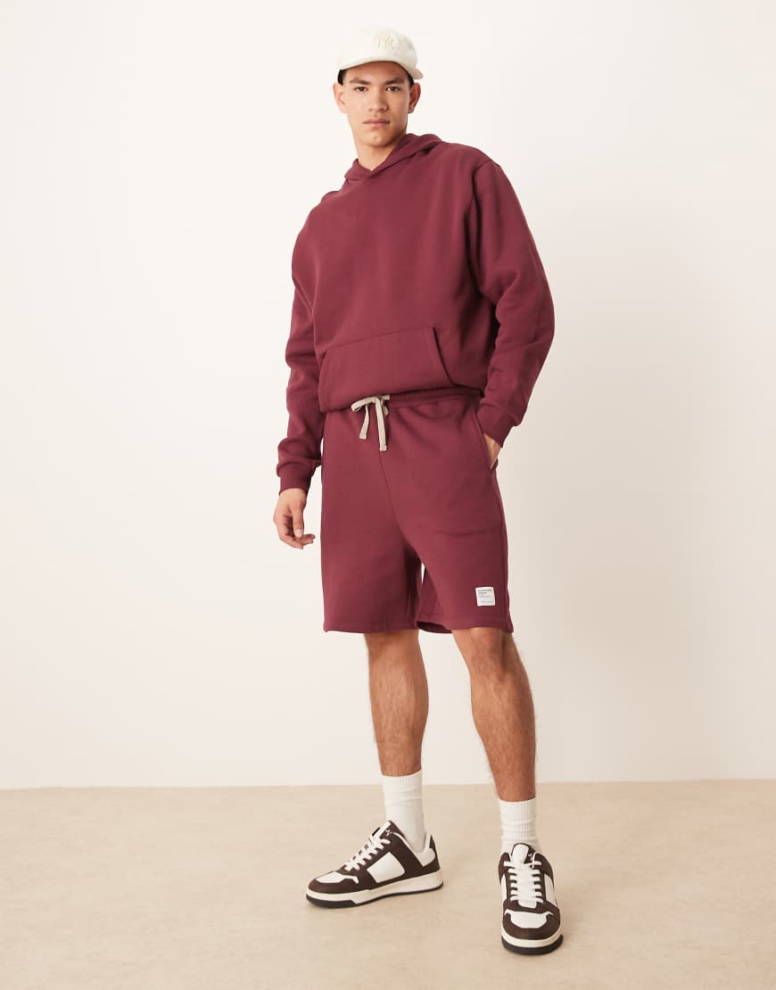 ASOS DESIGN - Oversize-Shorts in Burgunderrot gewebtem Badge, Kombiteil ASOS DESIGN - Oversize-Shorts in Burgunderrot gewebtem Badge, Kombiteil von ASOS DESIGN