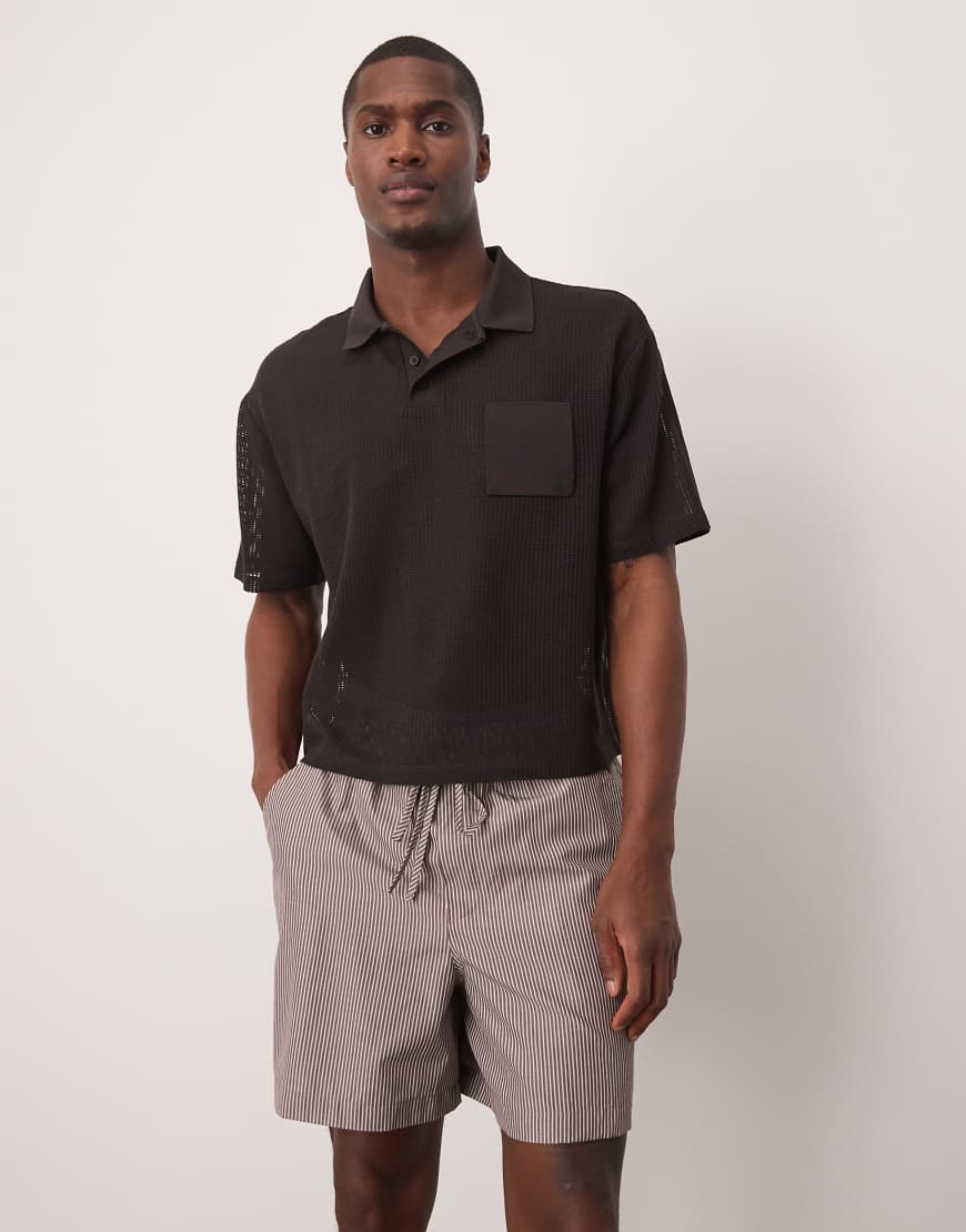 ASOS DESIGN - Oversize-Shorts in Burgunderrot gestreift, Kombiteil ASOS DESIGN - Oversize-Shorts in Burgunderrot gestreift, Kombiteil von ASOS DESIGN