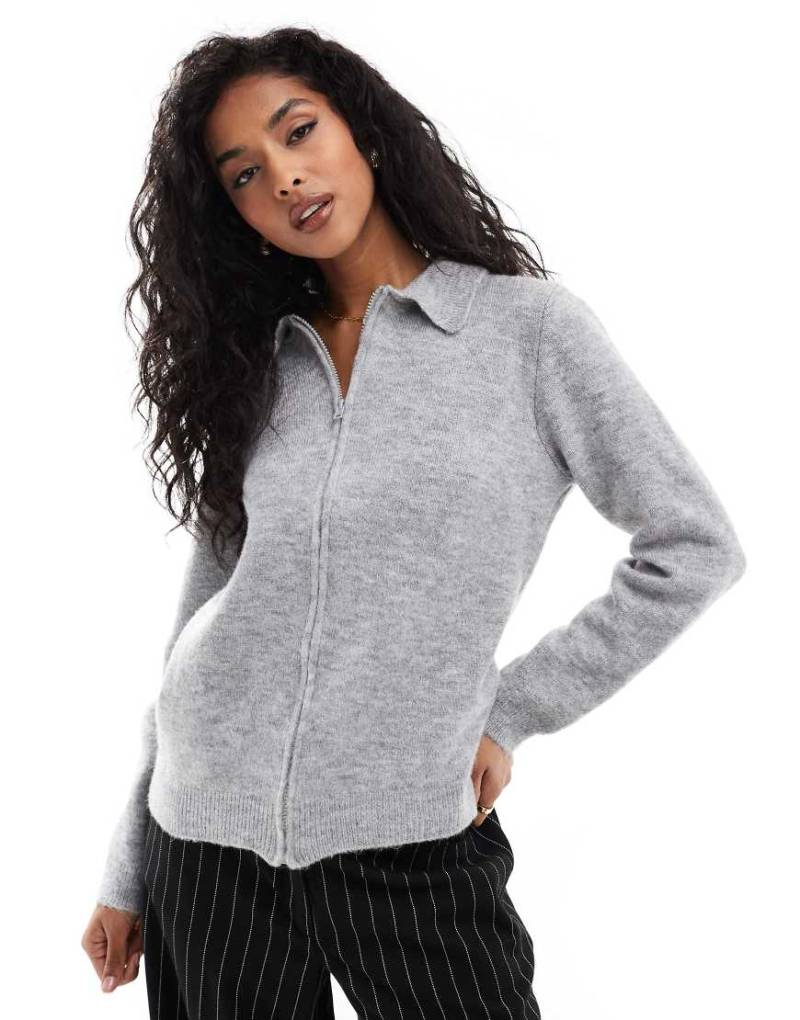 ASOS DESIGN - Oversize-Strickjacke in Hellgrau mit Reißverschluss und Kragen von ASOS DESIGN