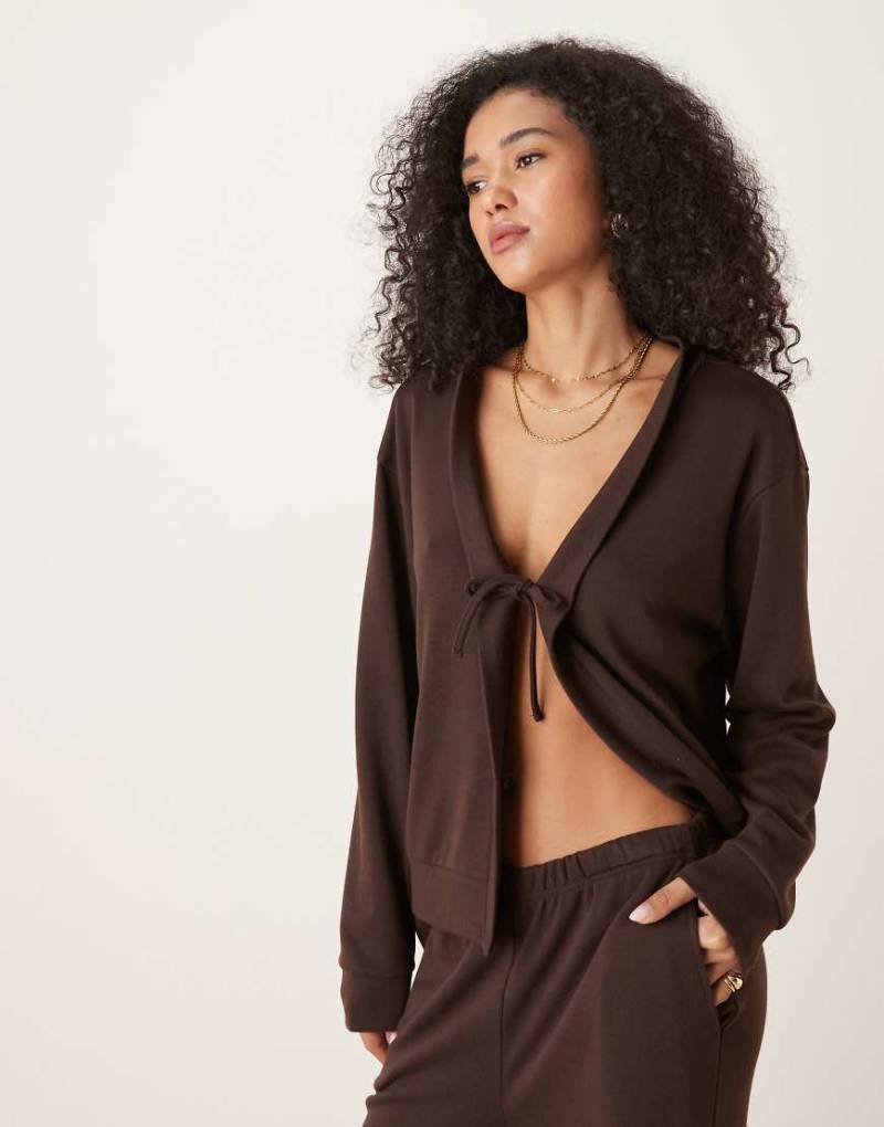 ASOS DESIGN - Oversize-Strickjacke in Schokobraun mit Frontschnürung, Kombiteil von ASOS DESIGN