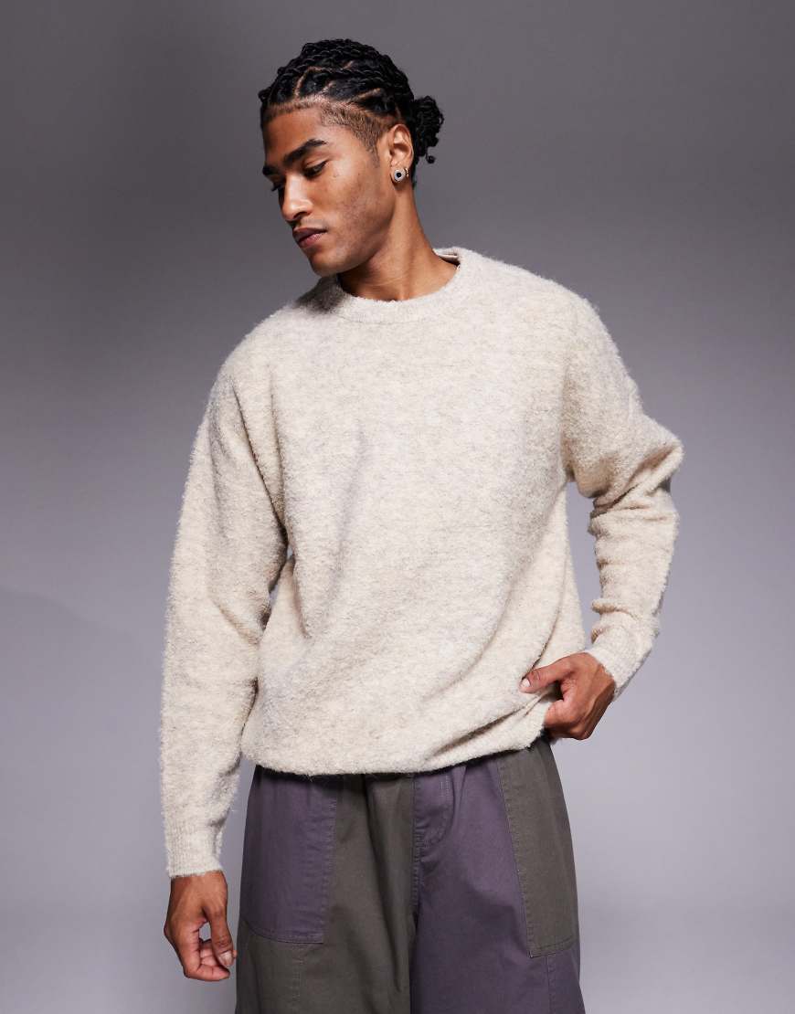 ASOS DESIGN - Oversize-Strickpullover aus Bouclé in Hellbeige mit Rundhalsausschnitt-Neutral von ASOS DESIGN