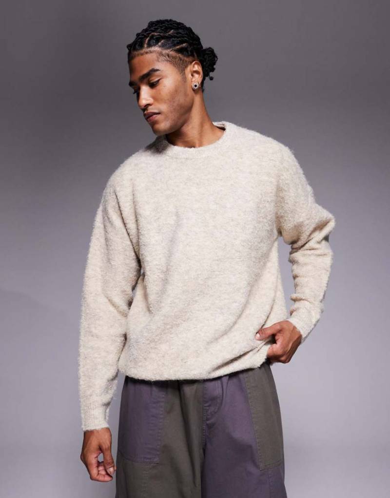 ASOS DESIGN - Oversize-Strickpullover aus Bouclé in Hellbeige mit Rundhalsausschnitt-Neutral von ASOS DESIGN