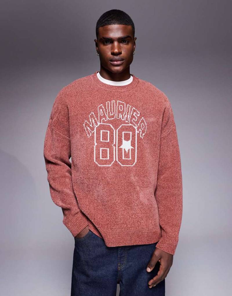 ASOS DESIGN - Oversize-Strickpullover aus Chenille in Rot mit „Maurier 80"-Motiv von ASOS DESIGN
