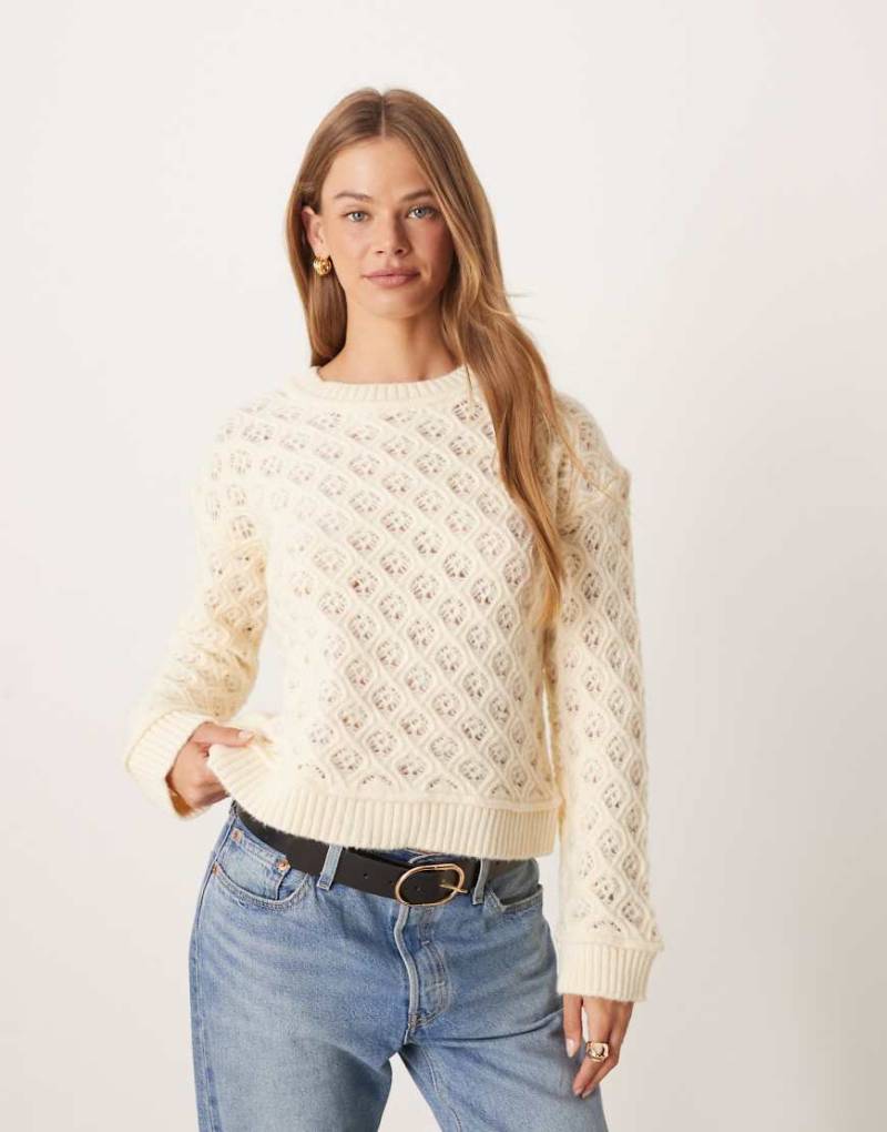 ASOS DESIGN - Strickpullover in Ecru mit Maschenmuster-Weiß von ASOS DESIGN