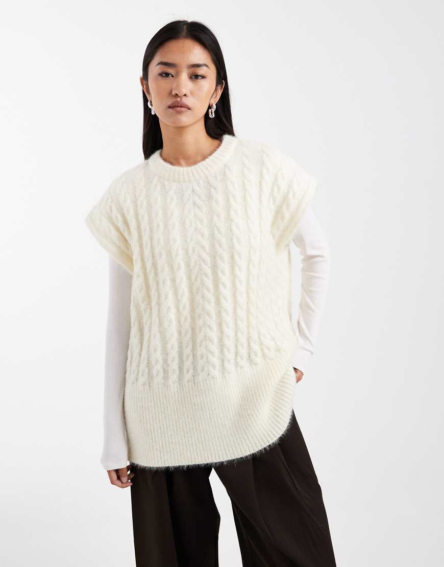ASOS DESIGN - Oversize-Strickpullover in Ecru mit Zopfmuster-Weiß von ASOS DESIGN