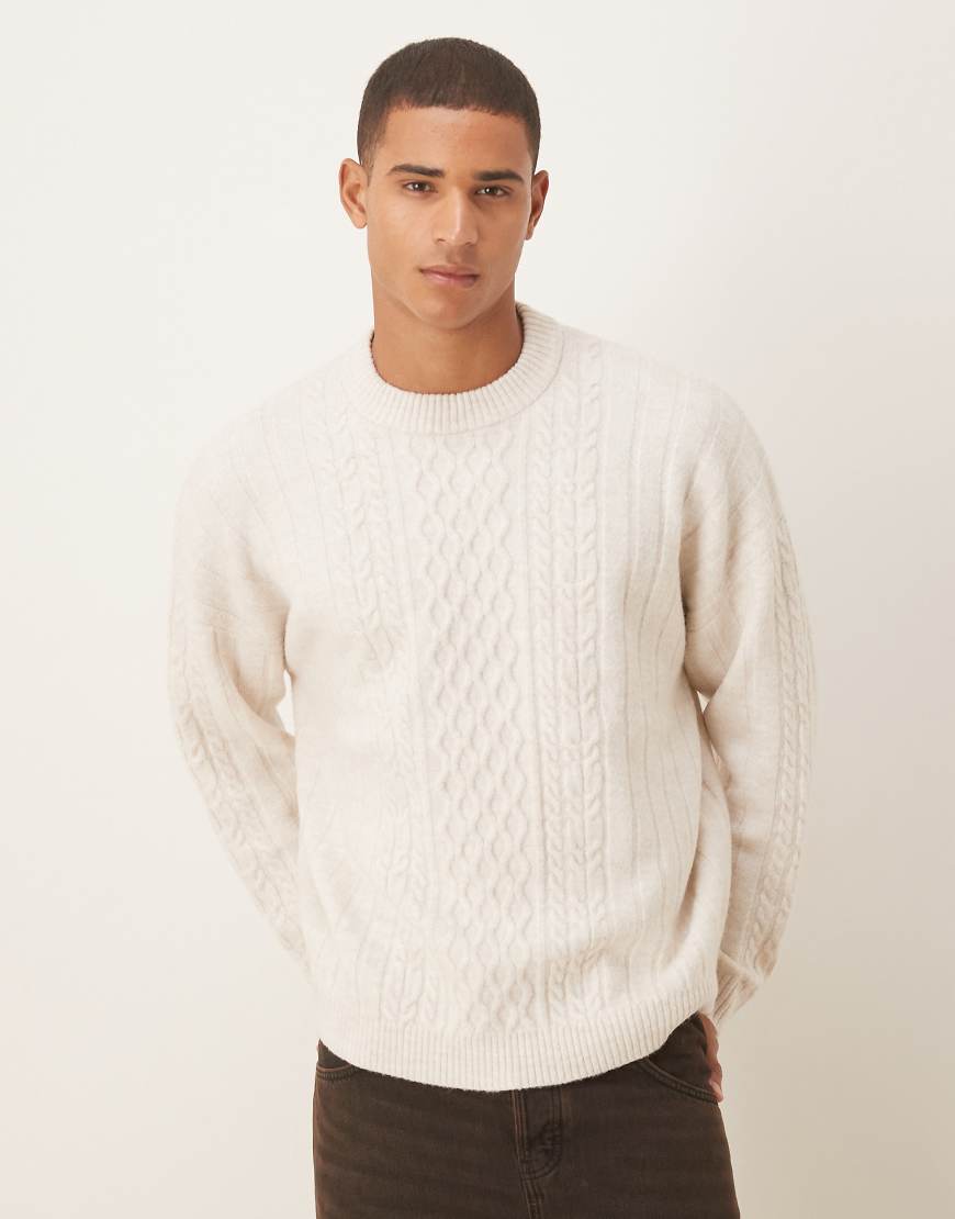 ASOS DESIGN - Oversize-Strickpullover in Haferbeige mit Zopfmuster und Rundhalsausschnitt-Neutral von ASOS DESIGN
