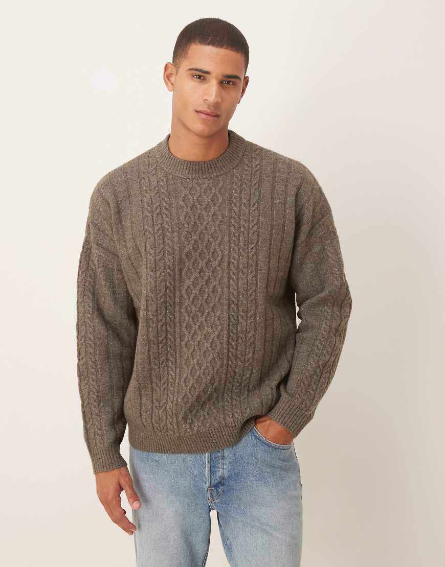 ASOS DESIGN - Oversize-Strickpullover in meliertem Braun mit Zopfmuster und Rundhalsausschnitt-Brown von ASOS DESIGN