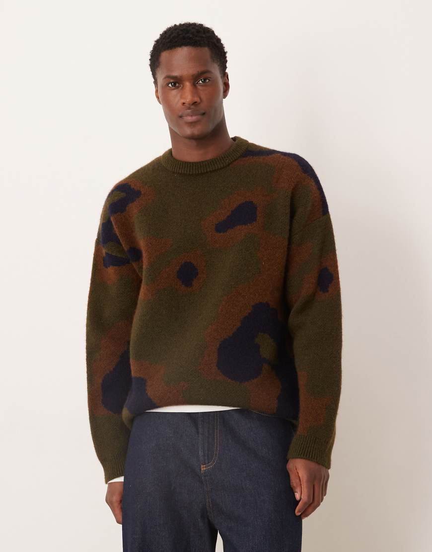 ASOS DESIGN - Oversize-Strickpullover mit Rundhalsausschnitt und Military-Muster-Bunt von ASOS DESIGN