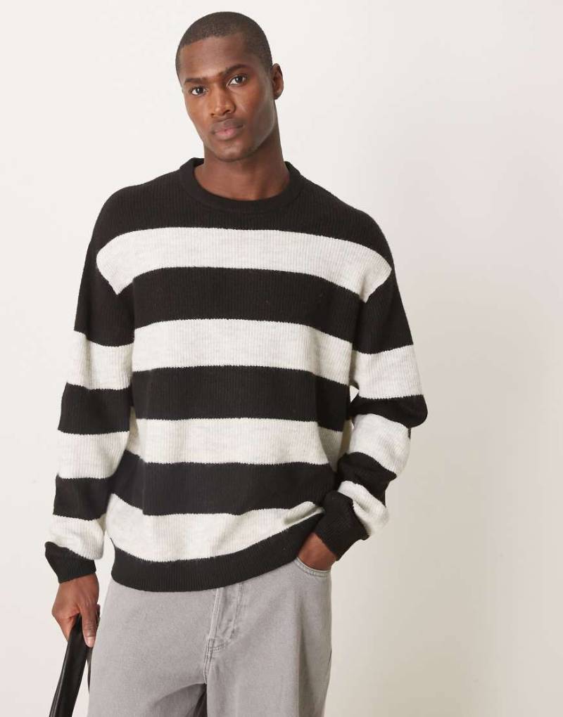 ASOS DESIGN - Oversize-Strickpullover mit Streifen in Schwarz und Ecru von ASOS DESIGN