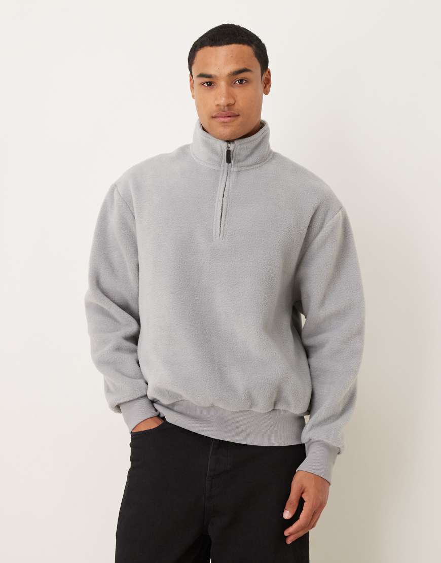 ASOS DESIGN - Oversize-Sweatshirt aus Fleece in Grau mit Stehkragen und kurzem Reißverschluss von ASOS DESIGN