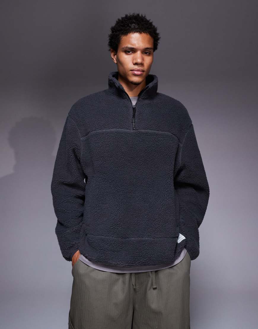 ASOS DESIGN - Oversize-Sweatshirt aus Teddystoff in Grau mit Stehkragen von ASOS DESIGN