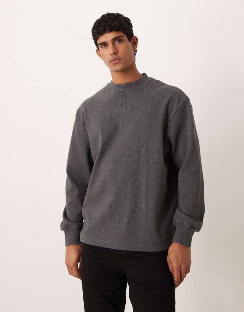 ASOS DESIGN - Oversize-Sweatshirt aus schwerem Rippstoff in Anthrazit meliert mit Grandad-Kragen-Grau von ASOS DESIGN