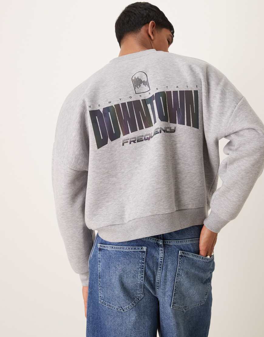 ASOS DESIGN - Oversize-Sweatshirt in Beige mit reflektierendem Print und überschnittenen Schultern-Neutral ASOS DESIGN - Oversize-Sweatshirt in Beige mit reflektierendem Print und überschnittenen Schultern-Neutral von ASOS DESIGN