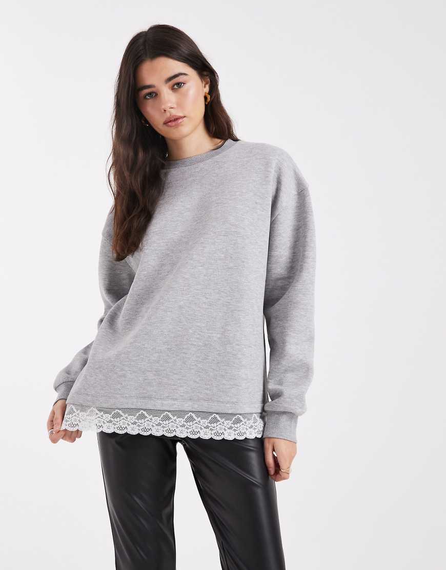 ASOS DESIGN - Oversize-Sweatshirt in Grau meliert mit Spitzenbesatz am Saum von ASOS DESIGN