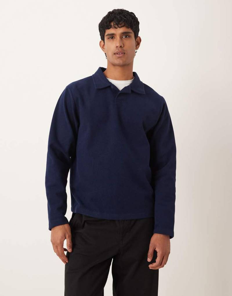 ASOS DESIGN - Locker geschnittenes Sweatshirt in marineblauer Wolloptik mit fixiertem Saum von ASOS DESIGN