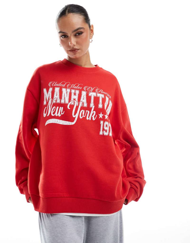 ASOS DESIGN - Oversize-Sweatshirt in Rot mit „Manhattan"-Print von ASOS DESIGN