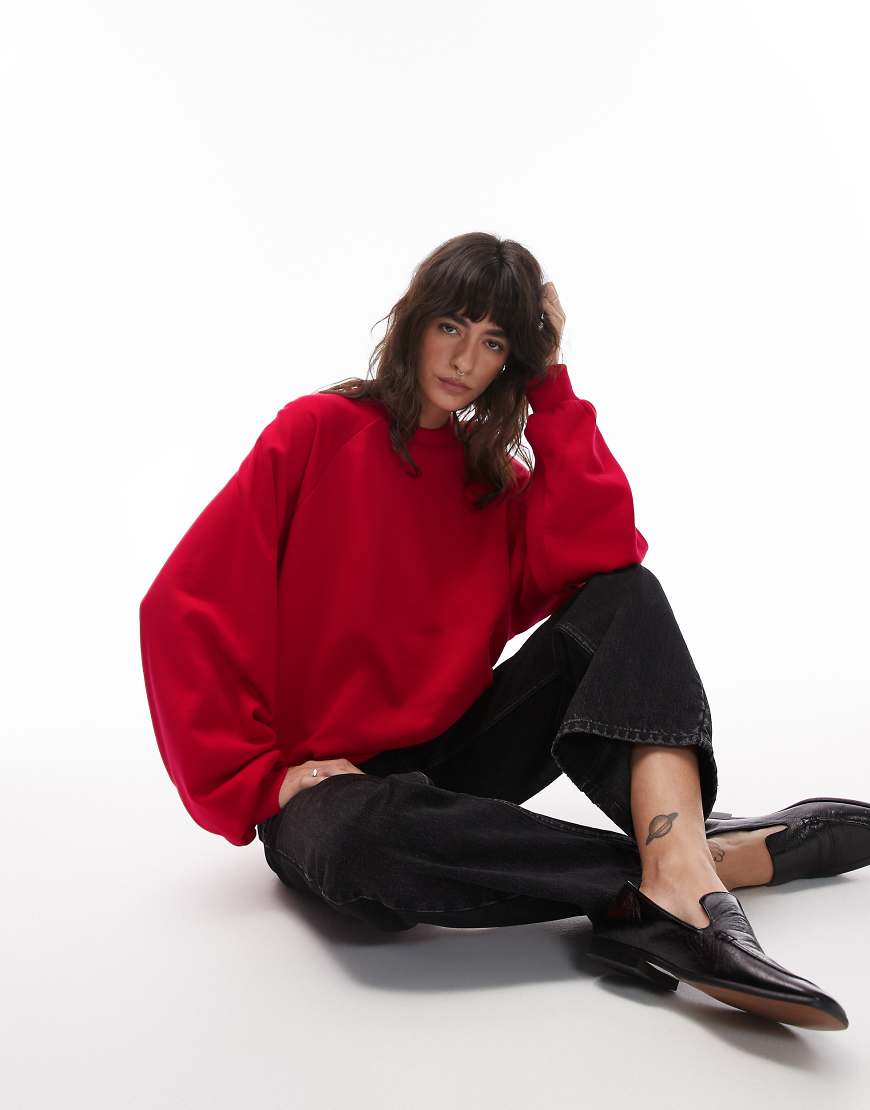 ASOS DESIGN - Oversize-Sweatshirt in Rot mit Ballonärmeln von ASOS DESIGN
