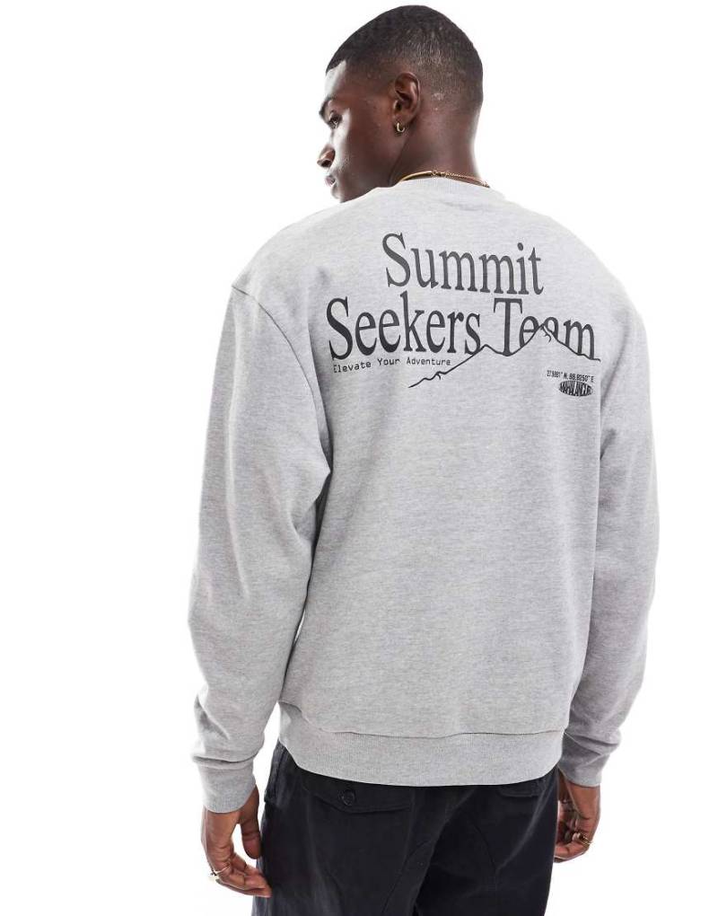 ASOS DESIGN - Oversize-Sweatshirt in meliertem Grau mit Bergprint von ASOS DESIGN