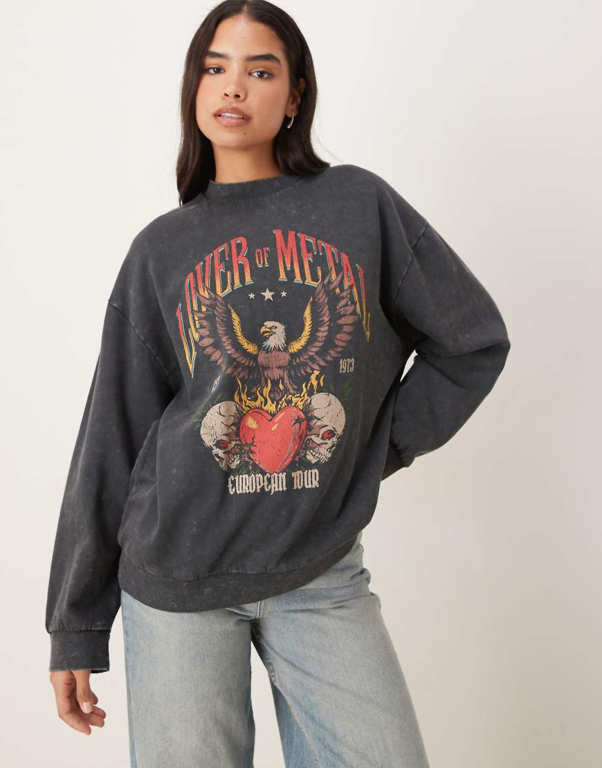 ASOS DESIGN - Oversize-Sweatshirt in verwaschenem Anthrazit mit Adler-Print im Vintage-Rock-Design-Grau ASOS DESIGN - Oversize-Sweatshirt in verwaschenem Anthrazit mit Adler-Print im Vintage-Rock-Design-Grau von ASOS DESIGN
