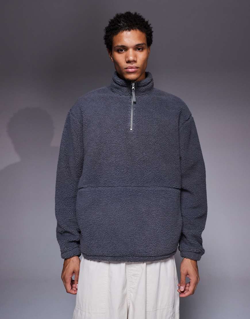 ASOS DESIGN - Locker geschnittenes Teddyfell-Sweatshirt in Grau mit Stehkragen und durchgehendem Reißverschluss von ASOS DESIGN