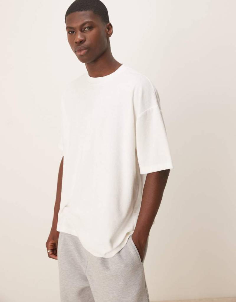 ASOS DESIGN - Oversize-T-Shirt aus Frottee in Weiß von ASOS DESIGN