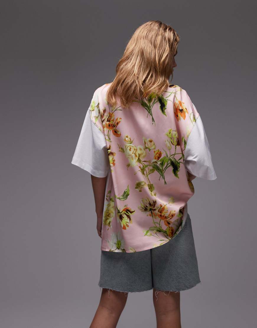ASOS DESIGN - Oversize-T-Shirt aus Stoff-Mix in Weiß mit Blumenprint ASOS DESIGN - Oversize-T-Shirt aus Stoff-Mix in Weiß mit Blumenprint von ASOS DESIGN