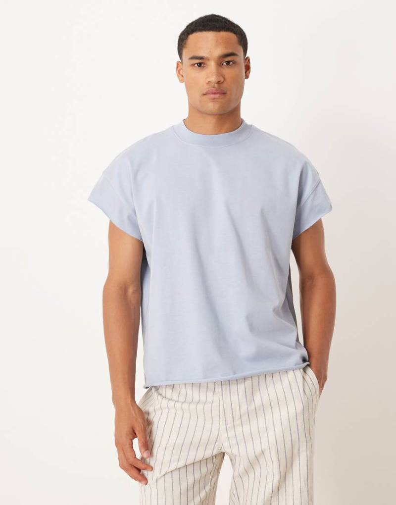 ASOS DESIGN - Oversize-T-Shirt aus superschwerem Stoff in Blau mit kurz angeschnittenen Ärmeln von ASOS DESIGN