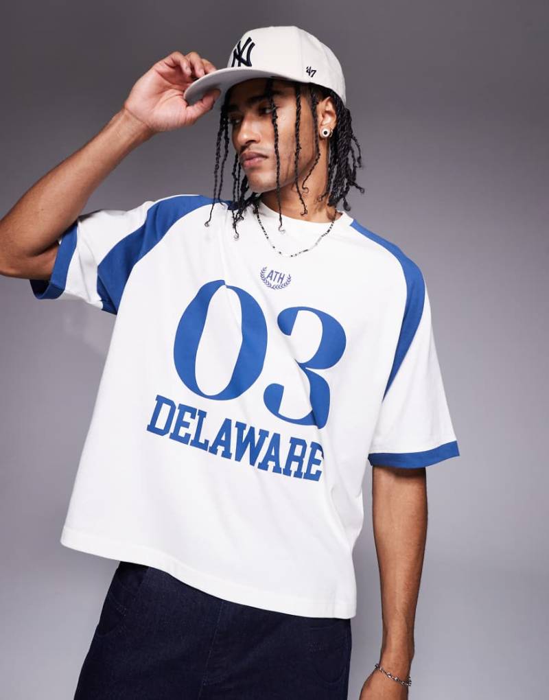 ASOS DESIGN - Oversize-T-Shirt im Boxy-Stil in Wollweiß mit Sport-Print von ASOS DESIGN