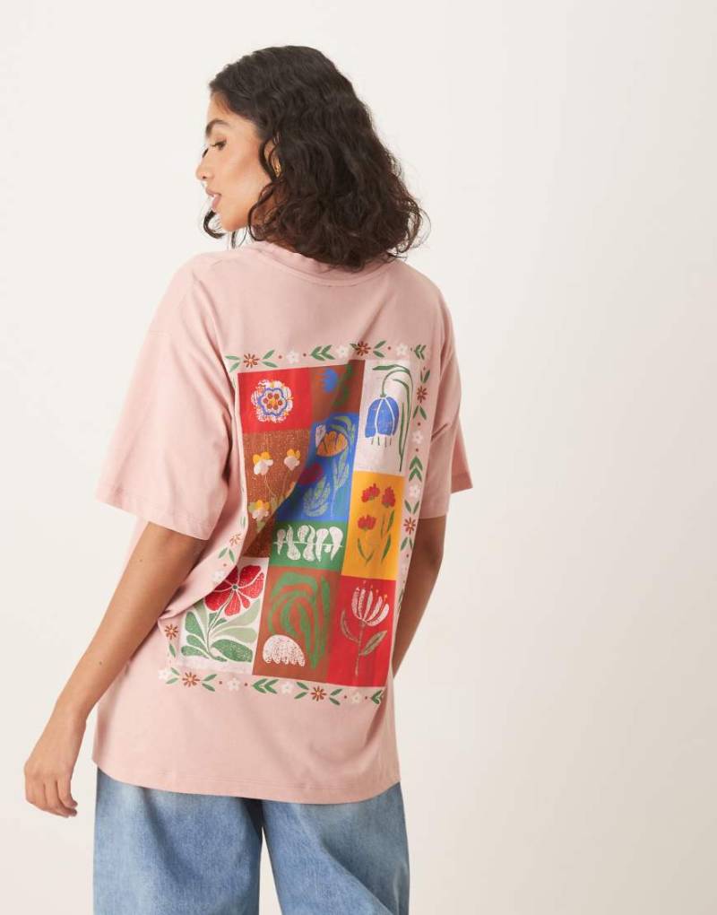 ASOS DESIGN - Oversize-T-Shirt in Altrosa mit floralem Bordüren-Print von ASOS DESIGN