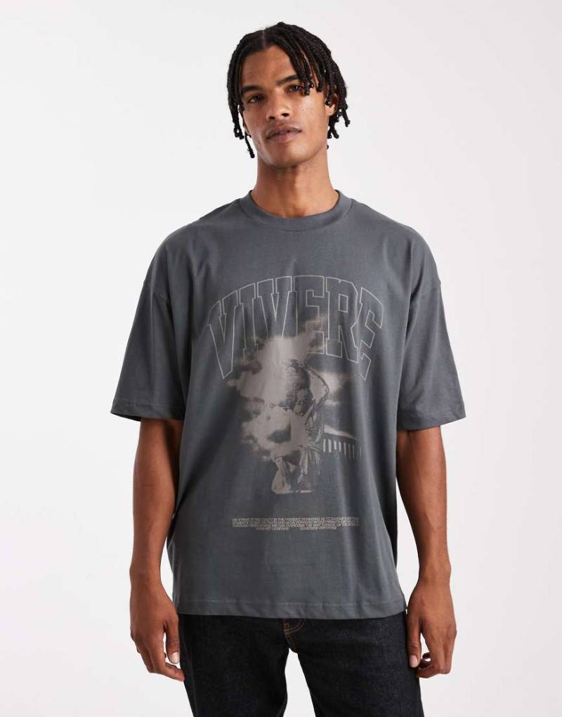 ASOS DESIGN - Oversize-T-Shirt in Anthrazit mit Renaissance-Print-Grau von ASOS DESIGN