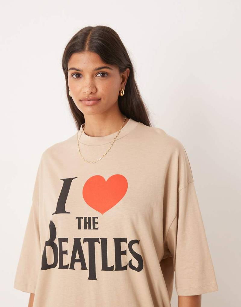 ASOS DESIGN - Oversize-T-Shirt in Beige im Unisex-Stil mit „The Beatles"-Print-Neutral von ASOS DESIGN