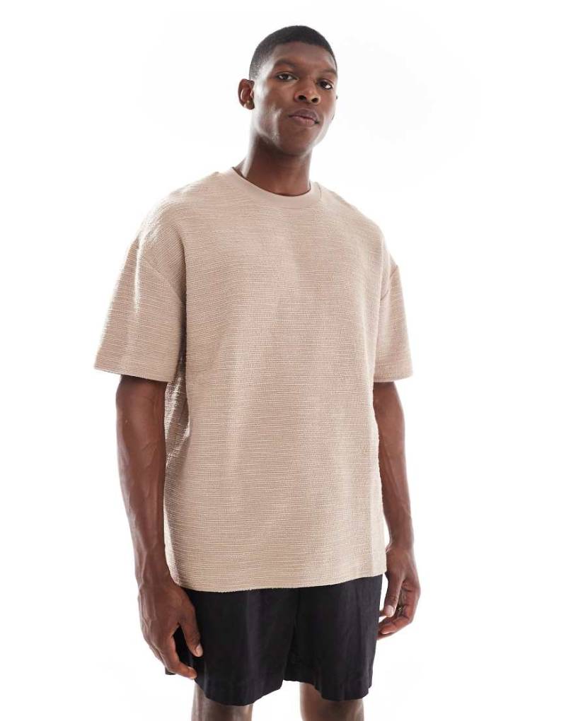 ASOS DESIGN - Oversize-T-Shirt in Beige mit Bouclé-Struktur-Braun von ASOS DESIGN