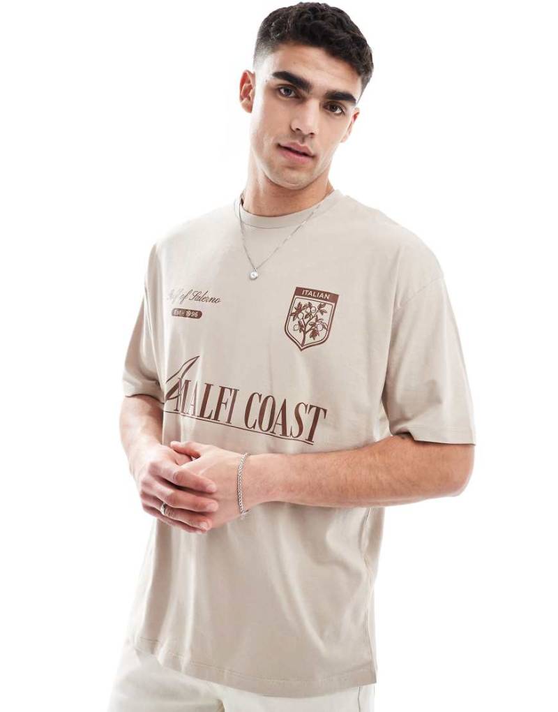 ASOS DESIGN - Oversize-T-Shirt in Beige mit City-Print-Neutral von ASOS DESIGN
