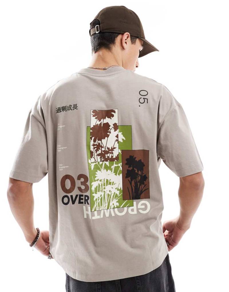 ASOS DESIGN - Oversize-T-Shirt in Braun mit Blumen-Grafik von ASOS DESIGN