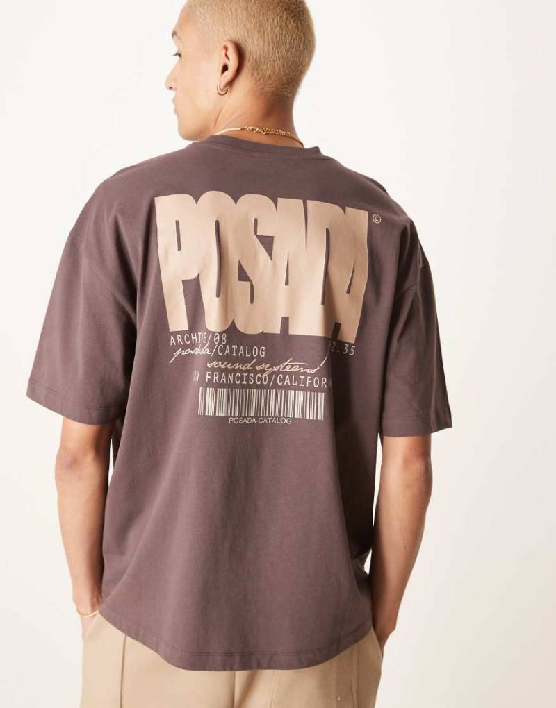 ASOS DESIGN - Oversize-T-Shirt in Braun mit Print auf der Rückseite von ASOS DESIGN