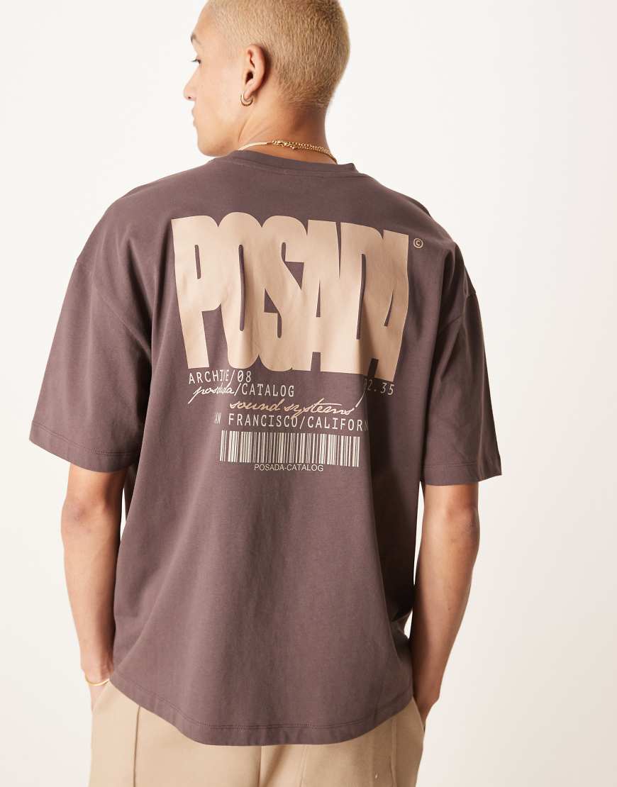 ASOS DESIGN - Oversize-T-Shirt in Braun mit Print auf der Rückseite von ASOS DESIGN