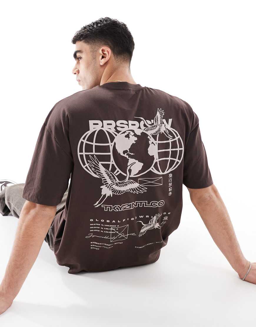 ASOS DESIGN - Oversize-T-Shirt in Braun mit Print hinten ASOS DESIGN - Oversize-T-Shirt in Braun mit Print hinten von ASOS DESIGN